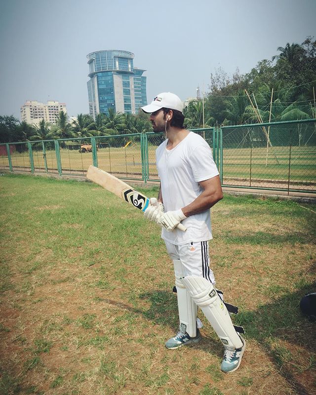 Arhaan khan playing cricket 