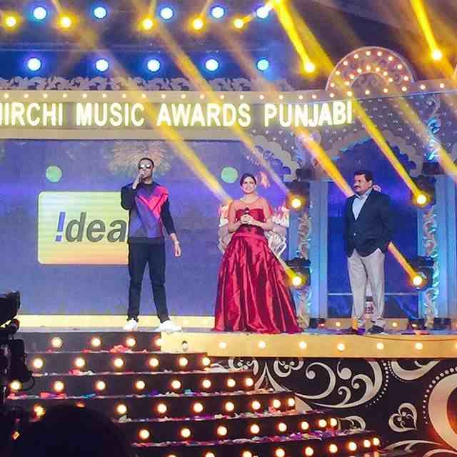 Himanshi Khurana Mirchi Music Awards Punjabi