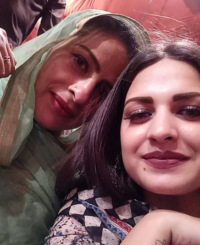 Himanshi Khurana with her mother