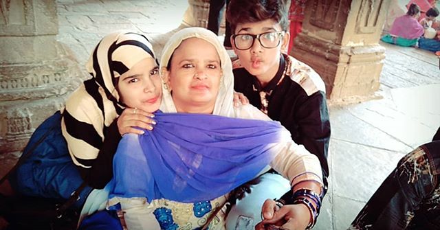 Lucky Dancer with his mother and sister