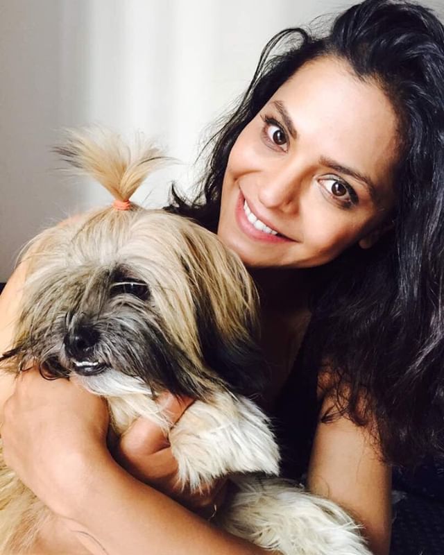 Anuja Sathe with her pet dog 