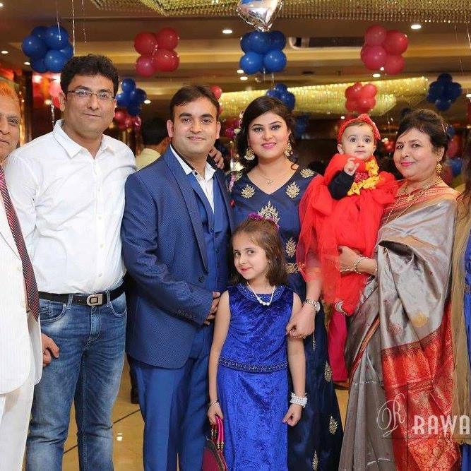 Nidhi Vasandani with her family 