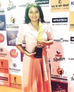 Vaishali Mhade with her Award Sanskruti Kala Darpan Award