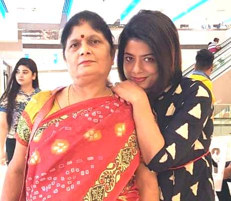 Sarika Singh with her mother