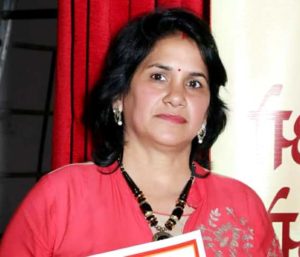 Anushka Sharma mother