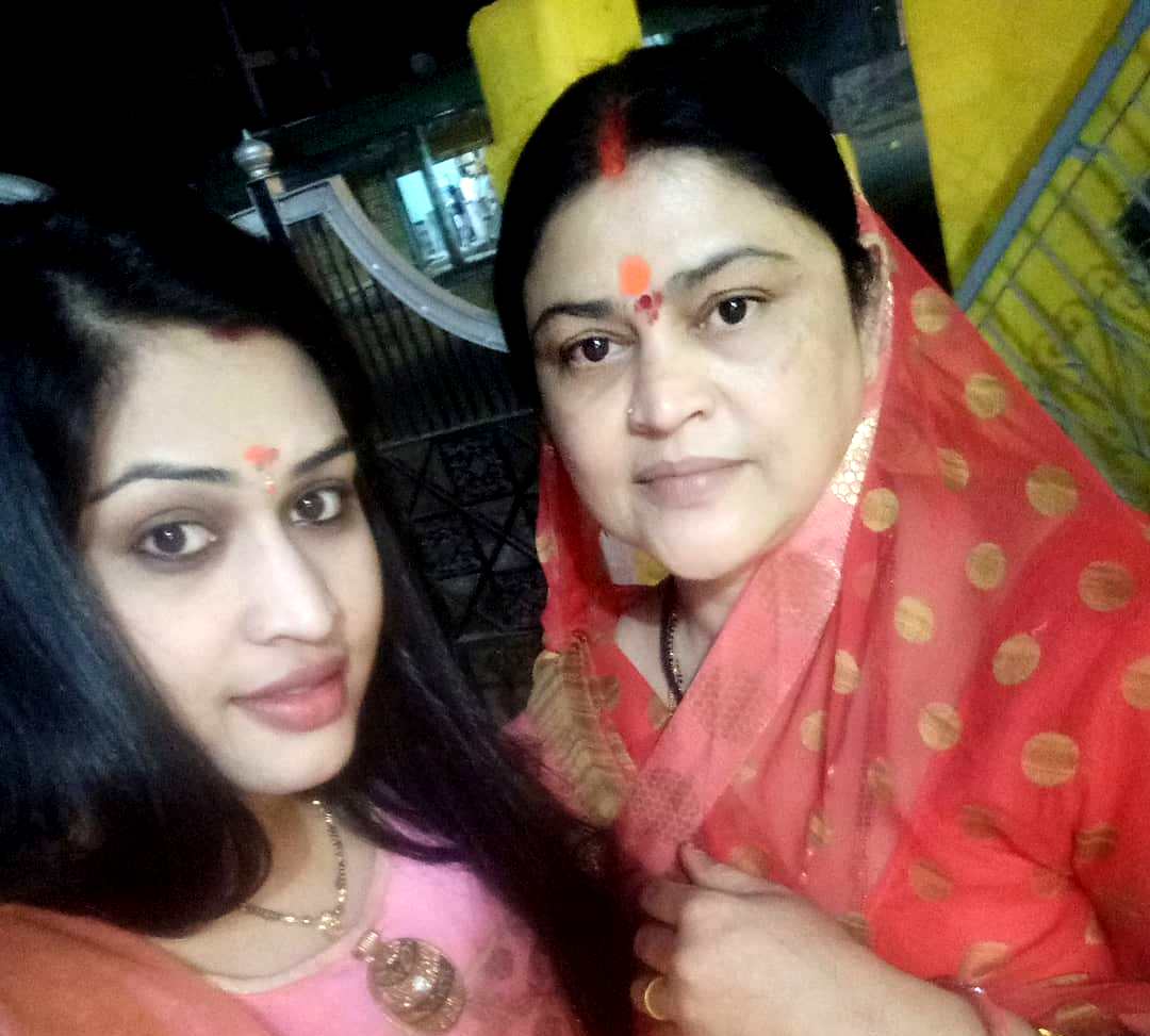 Prachi Devi with her mother