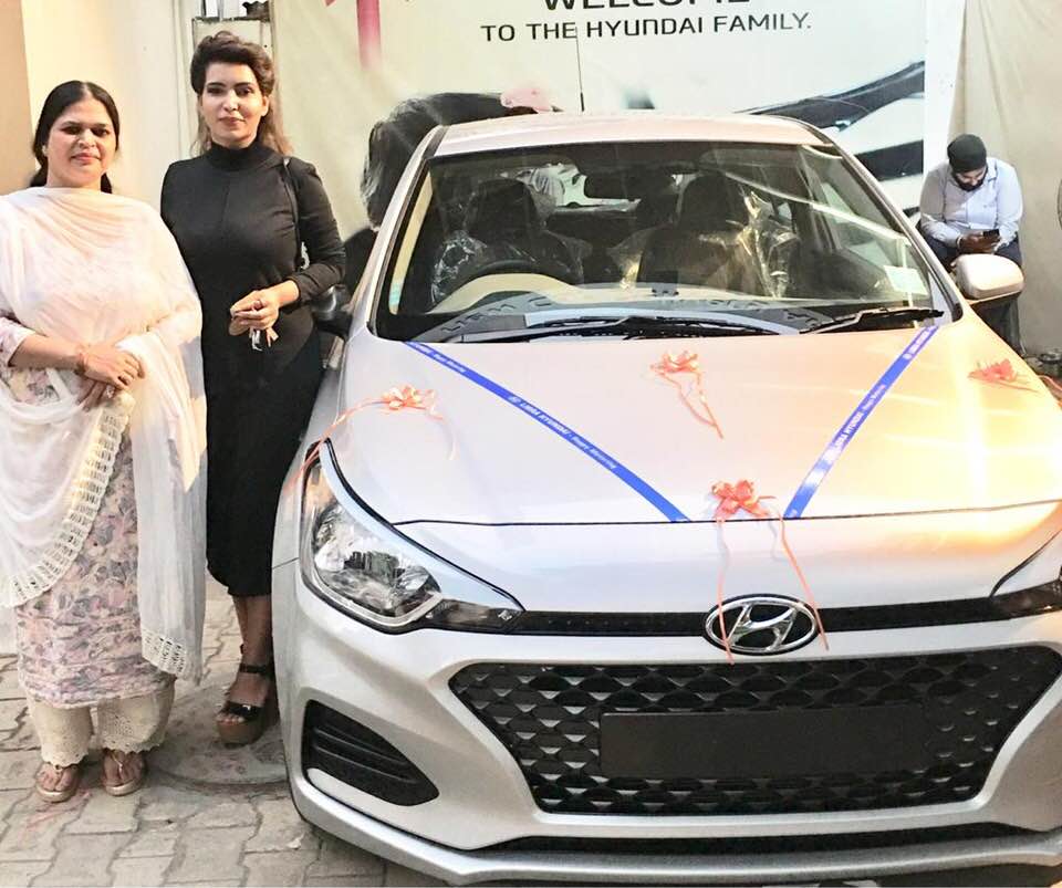 Shaziya Nisar with her car and mother