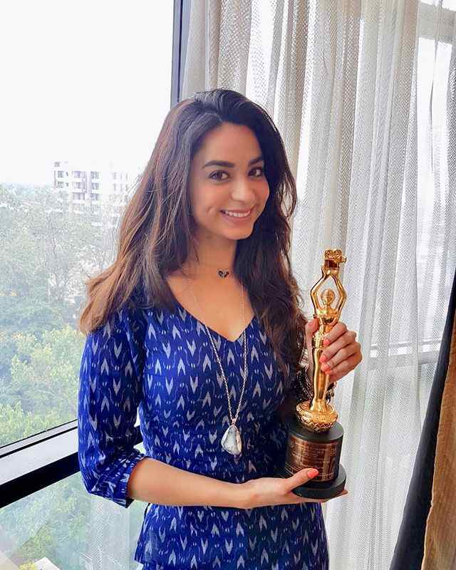 Soundarya Sharma with her Best Debut Actress Award