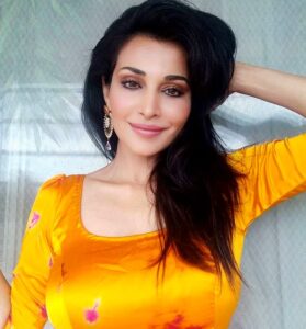 Flora Saini