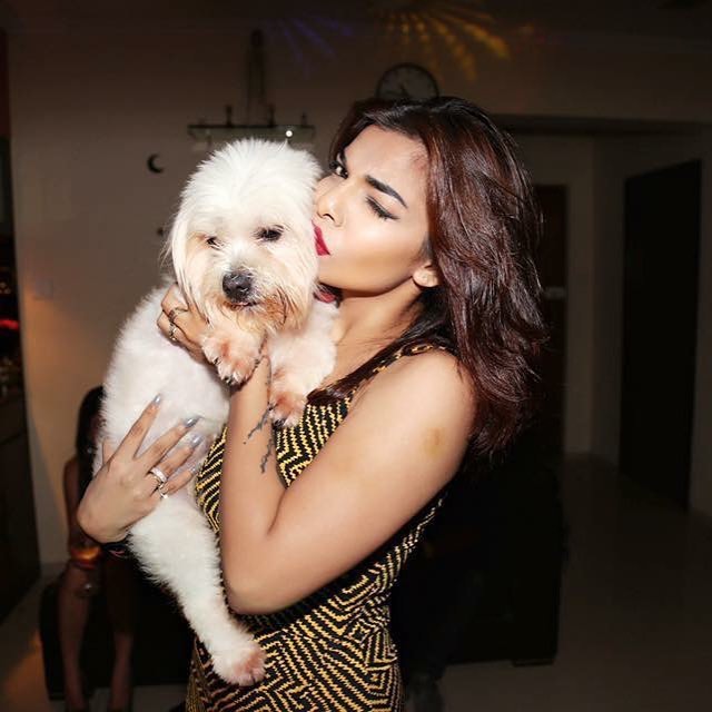 Kajal Shankhawar with her pet dog 