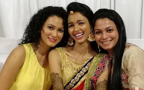 Neetha Shetty with her sisters 