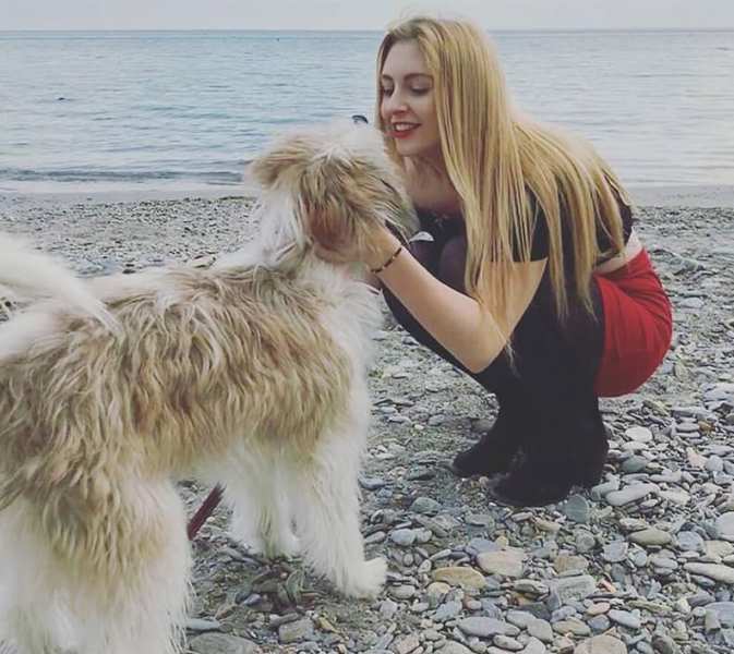 Jazzy Ballerini with her pet dog 