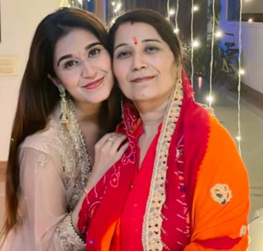 Prachi Bansal with her mother