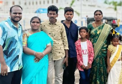 Jabardasth Emmanuel with his family