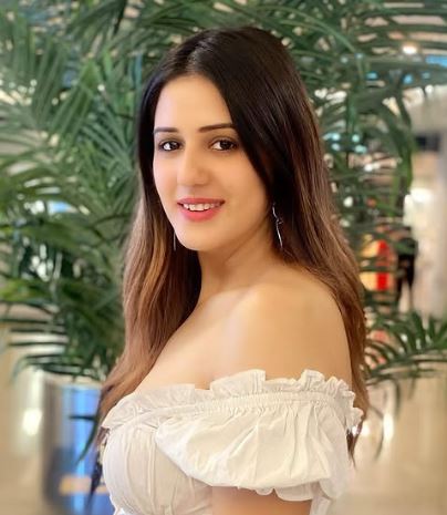 Isha Rikhi (Bigg Boss 20) Wiki, Age, Boyfriend, Husband, Family, Net worth, Biography & More